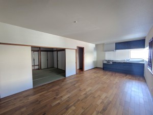 太宰府市水城、中古一戸建ての居間画像です