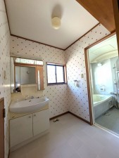 筑紫野市大字吉木、中古一戸建ての洗面画像です
