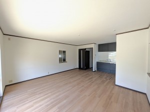 筑紫野市紫、中古一戸建ての居間画像です