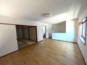 小郡市小郡、中古一戸建ての居間画像です