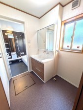小郡市希みが丘、中古一戸建ての洗面画像です