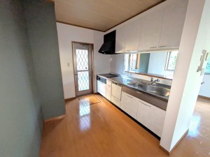 小郡市希みが丘、中古一戸建てのキッチン画像です