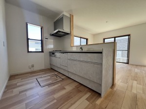 糸島市前原北、中古一戸建てのキッチン画像です