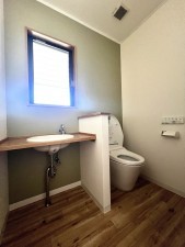 糸島市前原北、中古一戸建てのトイレ画像です