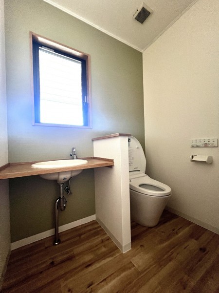 糸島市前原北、中古一戸建てのトイレ画像です