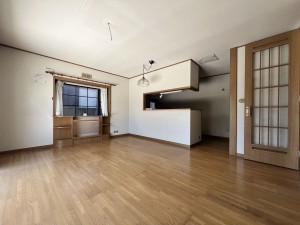 糸島市高田、中古一戸建ての居間画像です