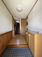 糸島市高田、中古一戸建ての玄関画像です