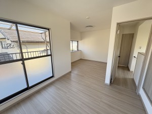 福岡市南区老司、中古一戸建ての居間画像です