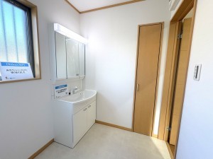 福岡市城南区南片江、中古一戸建ての洗面画像です
