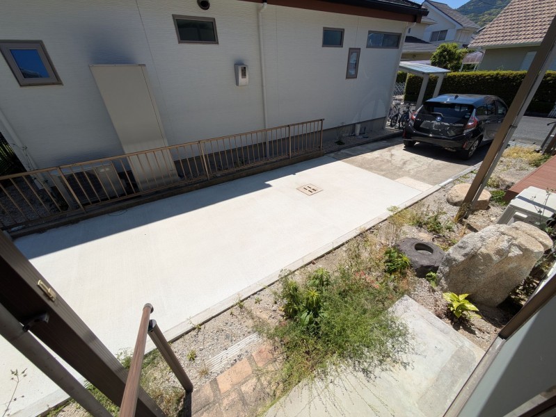 糸島市志摩稲葉、中古一戸建ての駐車場画像です