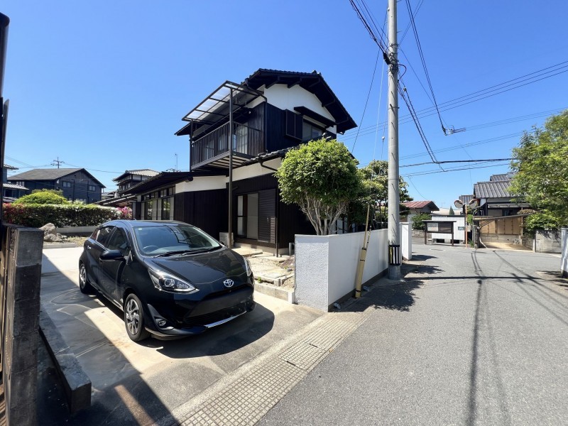 糸島市篠原東、中古一戸建ての外観画像です