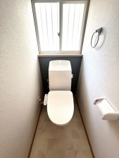 糸島市二丈深江、中古一戸建てのトイレ画像です