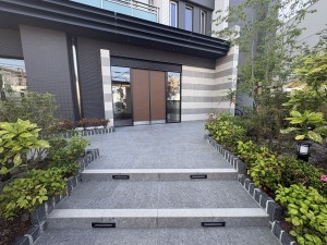 福岡市博多区、マンションの玄関画像です