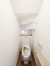 福岡市早良区原、新築一戸建てのトイレ画像です