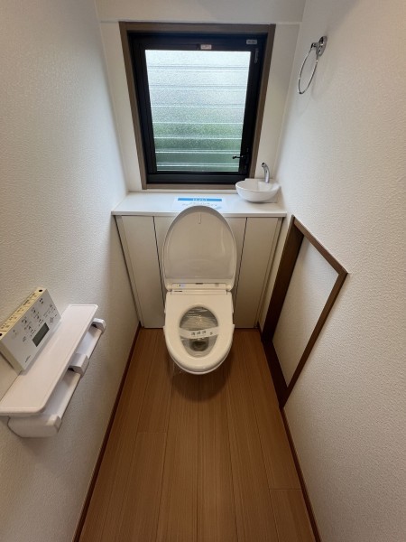 筑紫野市美しが丘南、中古一戸建てのトイレ画像です