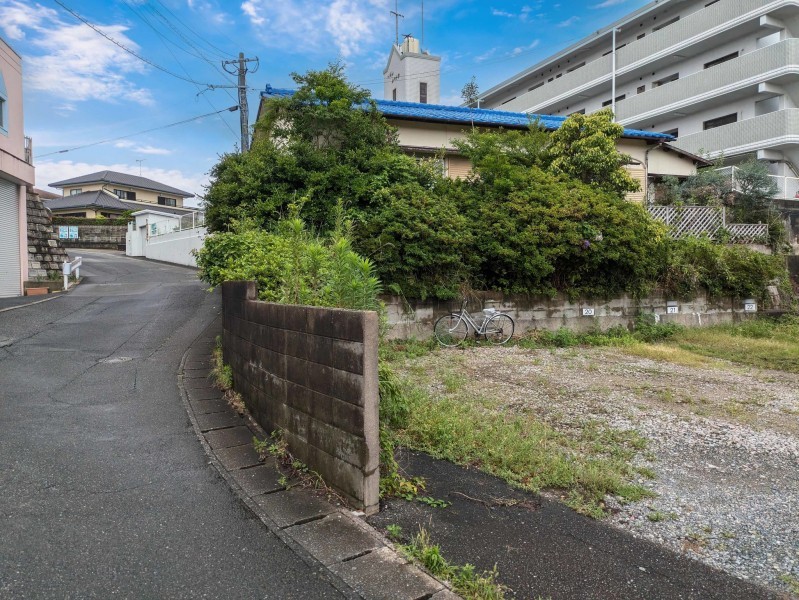 大野城市上大利、土地の前面道路を含む現地写真画像です