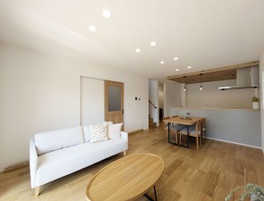 糟屋郡粕屋町原町、新築一戸建ての居間画像です