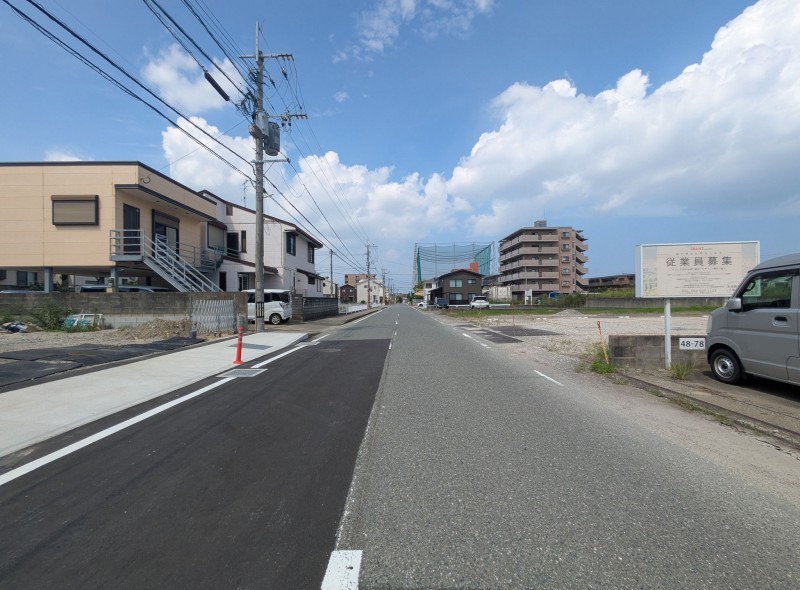 糟屋郡粕屋町原町、新築一戸建ての前面道路を含む現地写真画像です