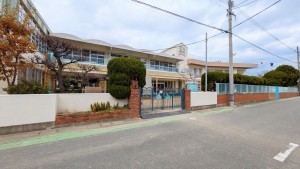 福岡市西区太郎丸、土地の幼稚園・保育園画像です