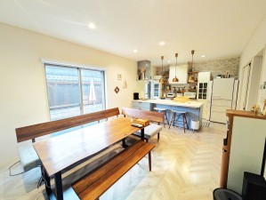 小郡市二森、中古一戸建ての居間画像です