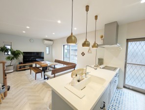 小郡市二森、中古一戸建ての居間画像です