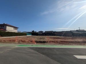 福岡市西区太郎丸、新築一戸建ての前面道路を含む現地写真画像です
