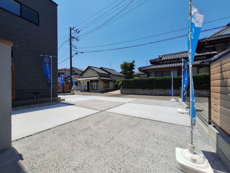 福津市西福間、新築一戸建ての駐車場画像です