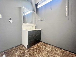 三養基郡上峰町前牟田、中古一戸建ての洗面画像です