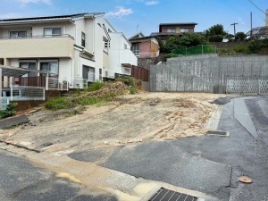 福岡市早良区飯倉、新築一戸建ての前面道路を含む現地写真画像です