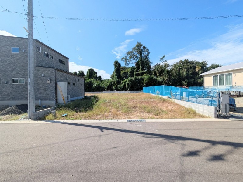 三養基郡みやき町東尾、新築一戸建ての前面道路を含む現地写真画像です