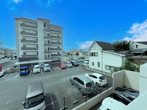 大牟田市本町、マンションの駐車場画像です