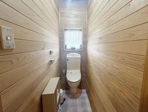 福岡市博多区西春町、中古一戸建てのトイレ画像です