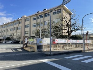 福岡市博多区西春町、中古一戸建ての中学校画像です