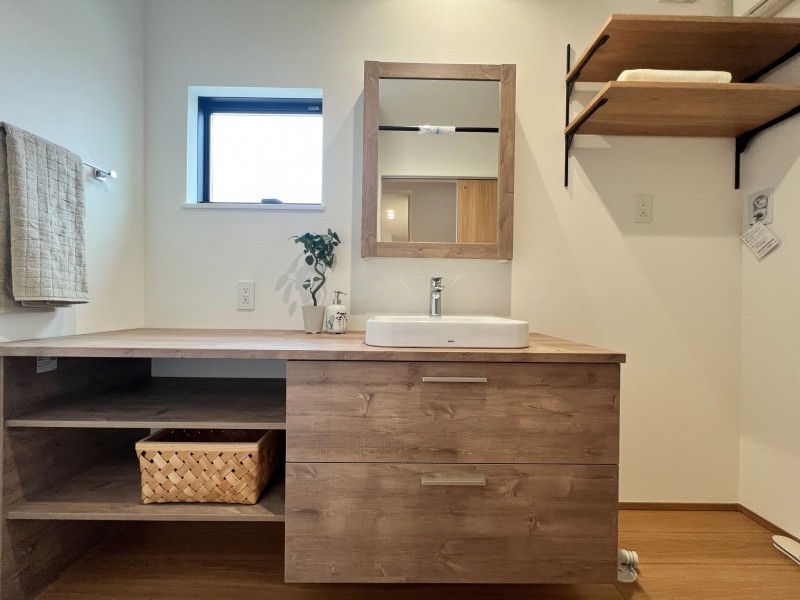 神埼市神埼町本堀、新築一戸建ての洗面画像です