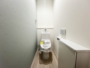 神埼市神埼町本堀、新築一戸建てのトイレ画像です