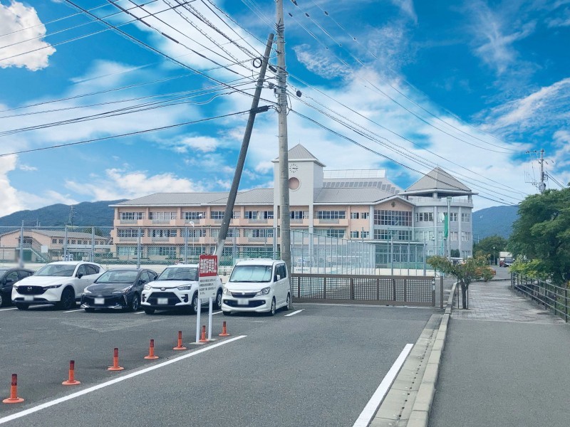 神埼市神埼町本堀、新築一戸建ての中学校画像です