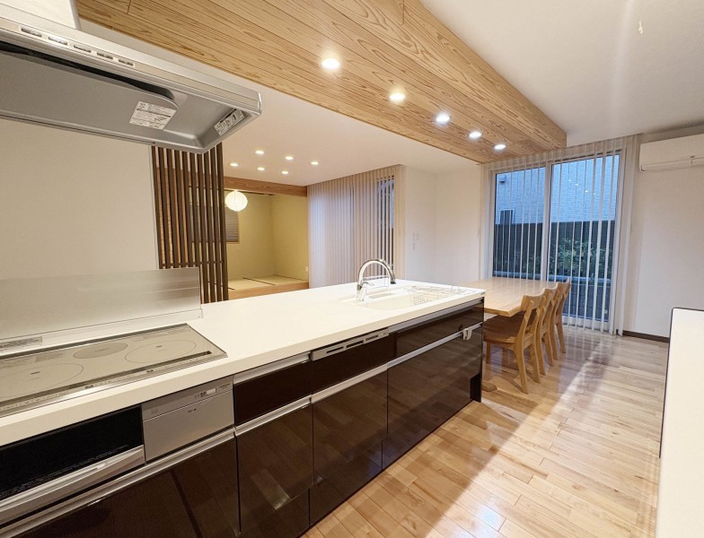 太宰府市高雄、中古一戸建てのキッチン画像です