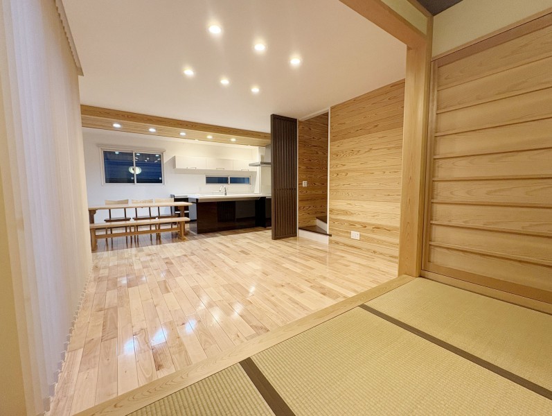 太宰府市高雄、中古一戸建ての居間画像です