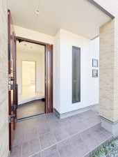 久留米市善導寺町与田、中古一戸建ての玄関画像です