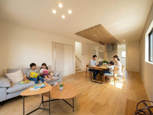 糸島市前原南、新築一戸建ての居間画像です