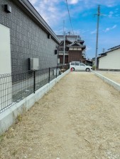 糸島市前原南、新築一戸建ての前面道路を含む現地写真画像です