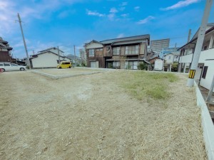 糸島市前原南、新築一戸建ての前面道路を含む現地写真画像です