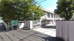 筑紫野市桜台、土地の中学校画像です