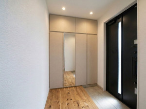 久留米市津福今町、新築一戸建ての玄関画像です