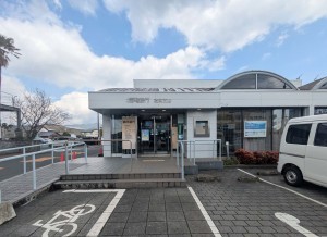 朝倉郡筑前町東小田、新築一戸建ての銀行画像です