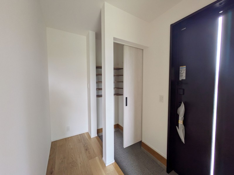 朝倉郡筑前町東小田、新築一戸建ての玄関画像です