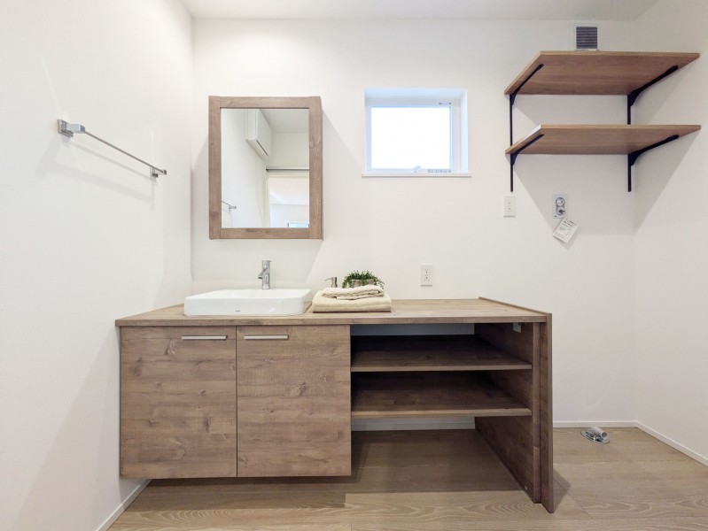 朝倉郡筑前町東小田、新築一戸建ての洗面画像です