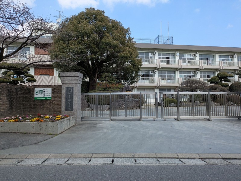 朝倉郡筑前町東小田、新築一戸建ての小学校画像です