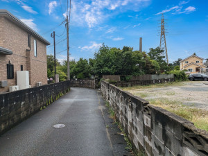 大野城市上大利、土地の前面道路を含む現地写真画像です