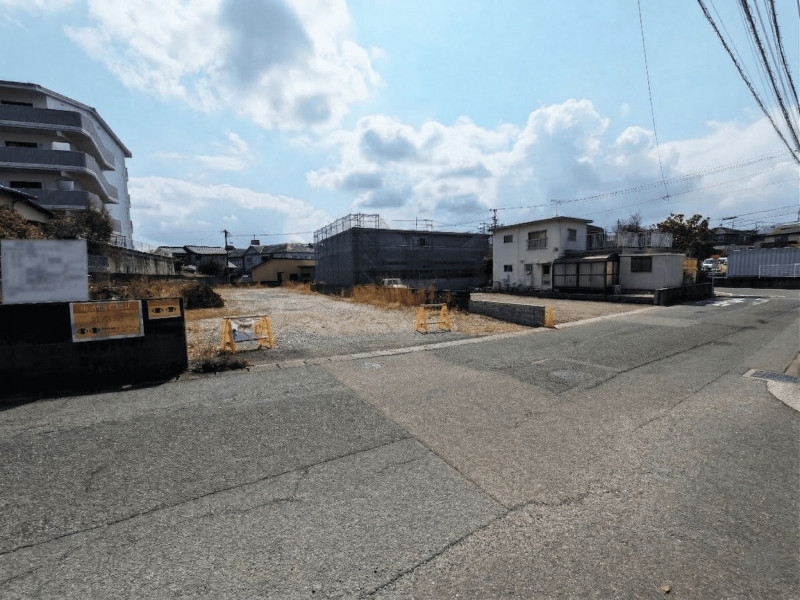 大野城市上大利、土地の前面道路を含む現地写真画像です